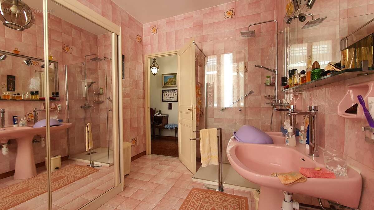 Appartement à MENTON
