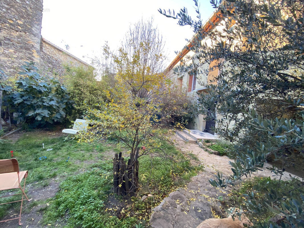 Maison à SAINT-MARCEL-DE-CAREIRET