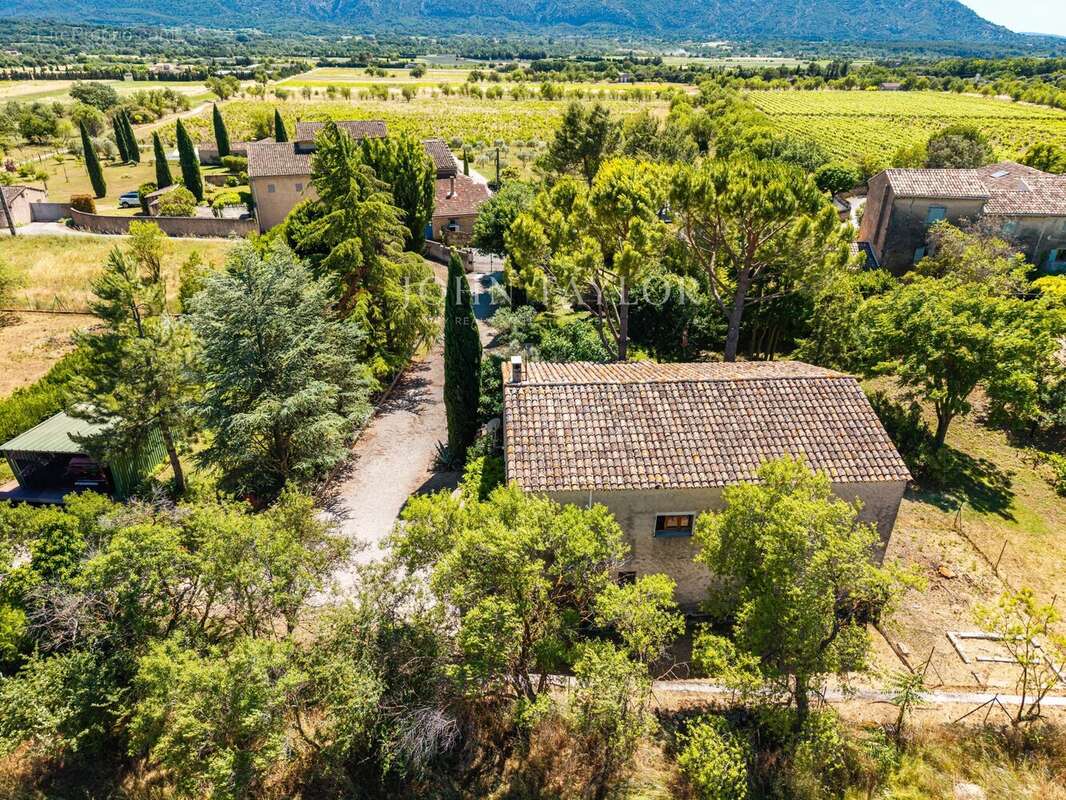 Maison à rénover avec vue sur le Luberon - GORDES - Potentiel exceptionnel - photo 2