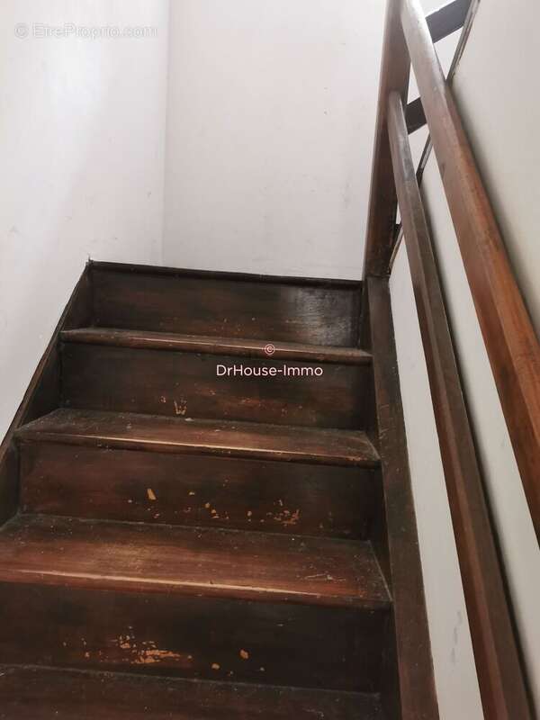 Maison à LA ROCHE-DERRIEN