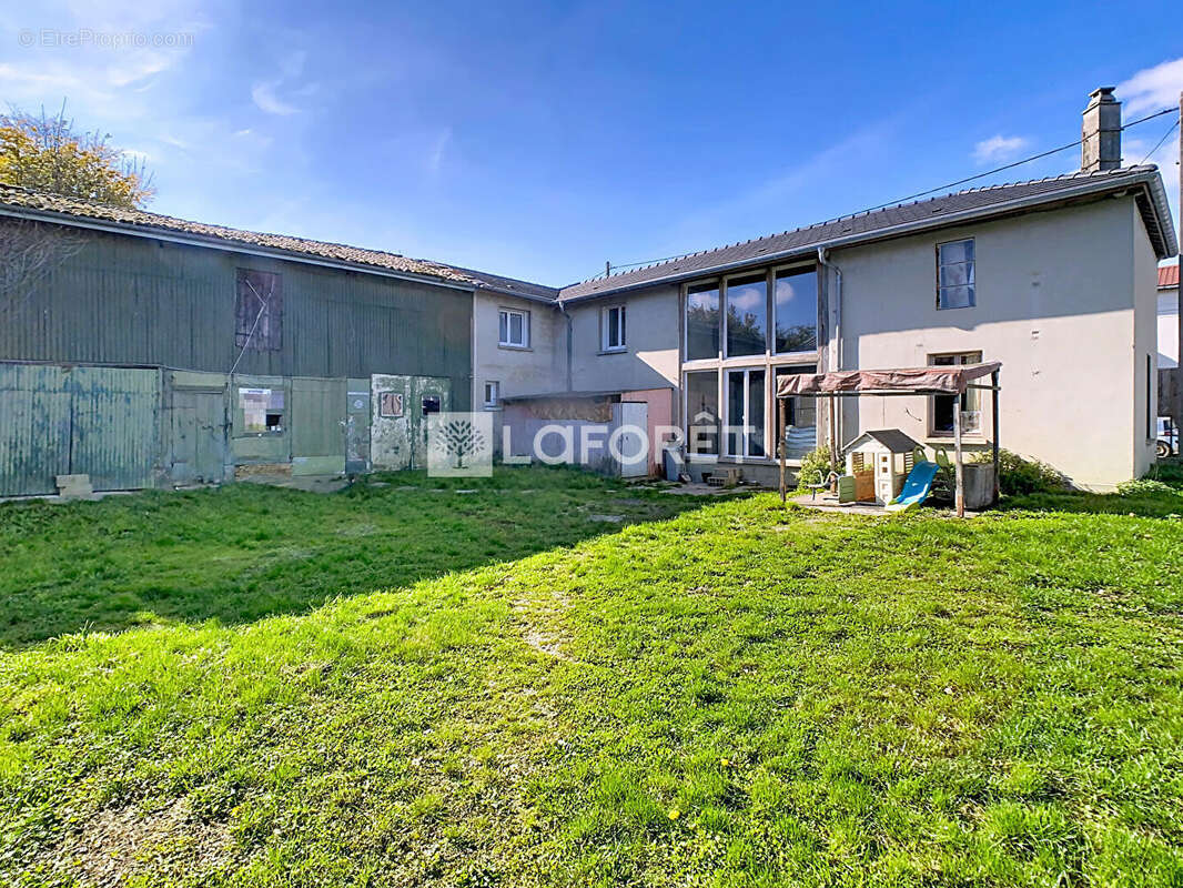 Maison à LA NEUVILLE-AUX-BOIS