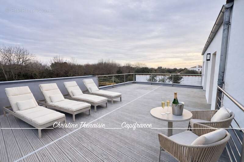 Maison contemporaine Beaux volumes - 5 chambres - Pergola - Garage SAINT GILLES CROIX DE VIE (85) - photo 23