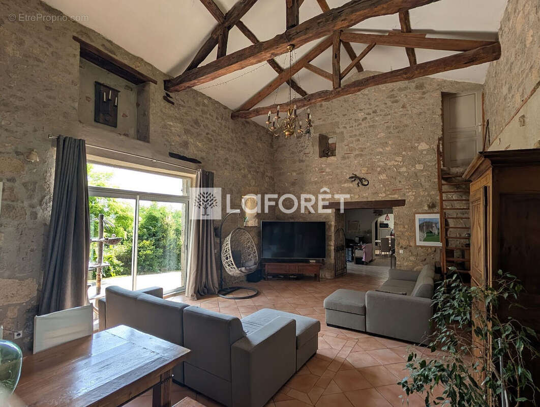 Maison à MONCRABEAU