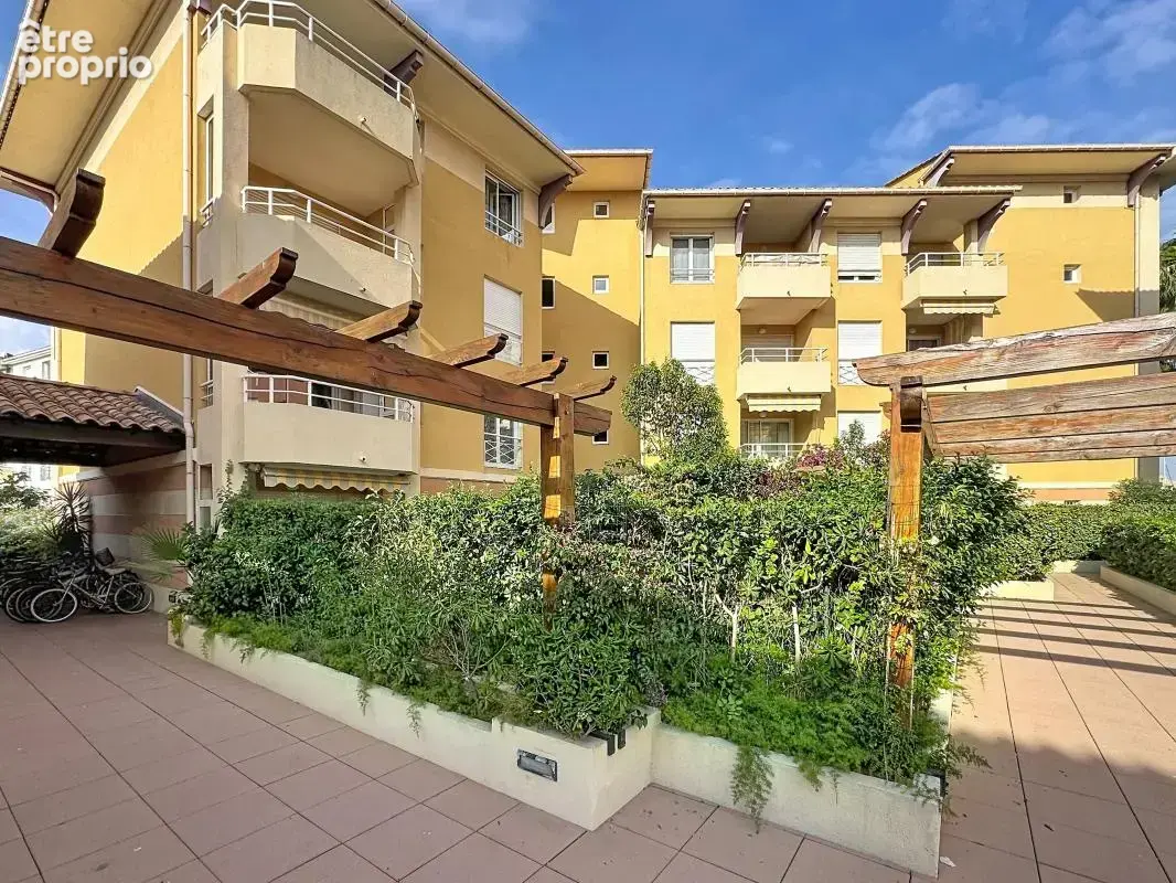Studio + parking + Cave - À Vendre - Fréjus Plage - photo 13