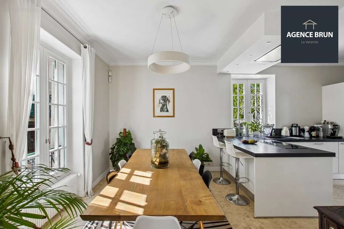 Maison à SAINT-MAUR-DES-FOSSES