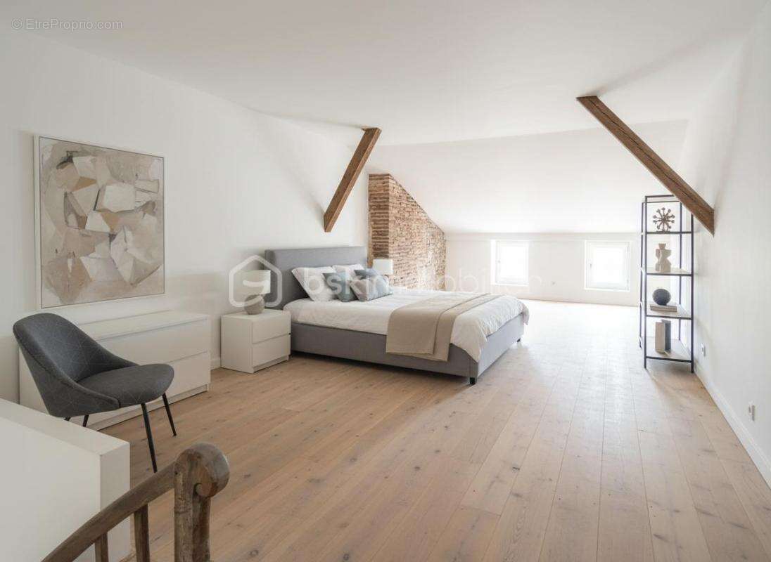 Maison de ville de 180 m² à rénover entièrement – Fort potentiel – Sous-sol et combles aménagés - photo 12