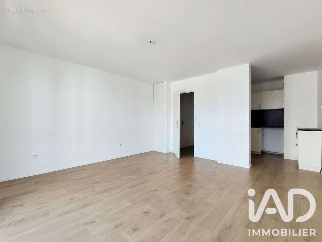 Appartement 61 m² à Arpajon  - photo 2