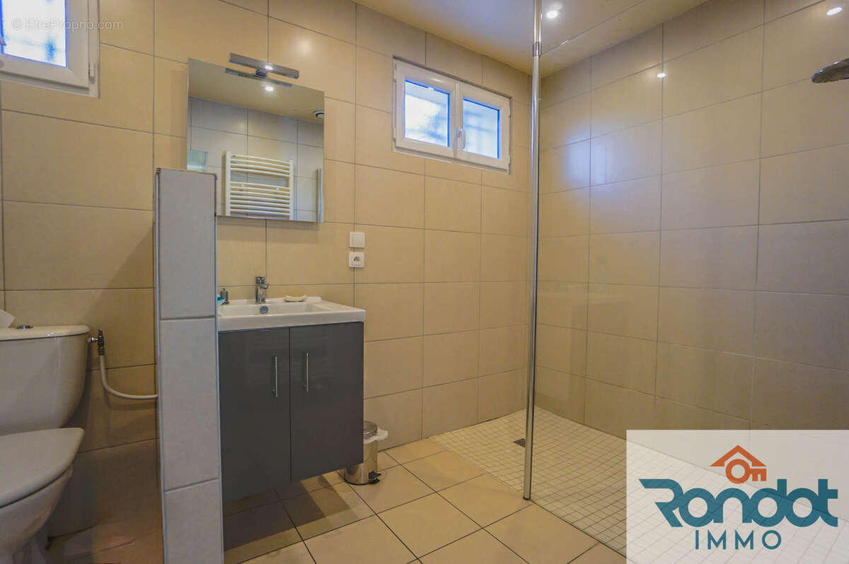 Maison à MONTSAUGEON