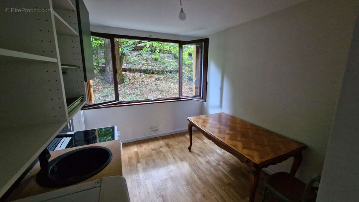 Appartement à FONTENAY-LE-FLEURY