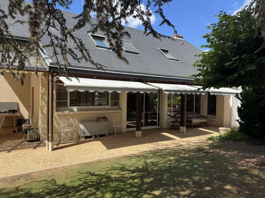 Maison à SAINT-AMAND-MONTROND