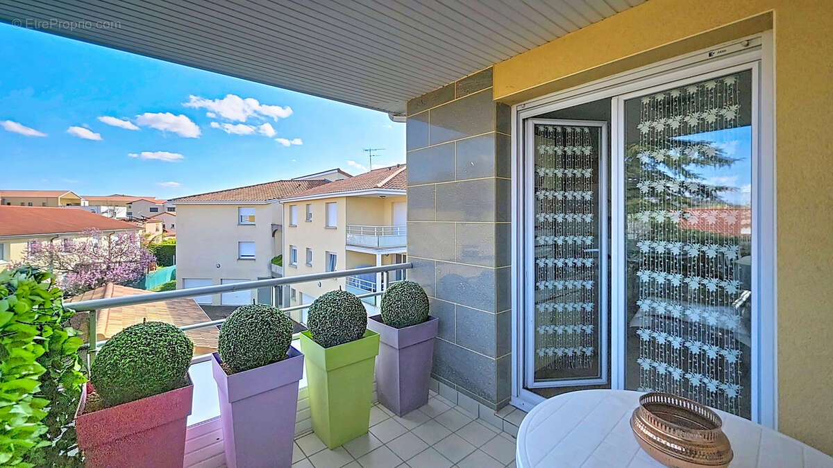 Appartement à PERIGNAT-LES-SARLIEVE