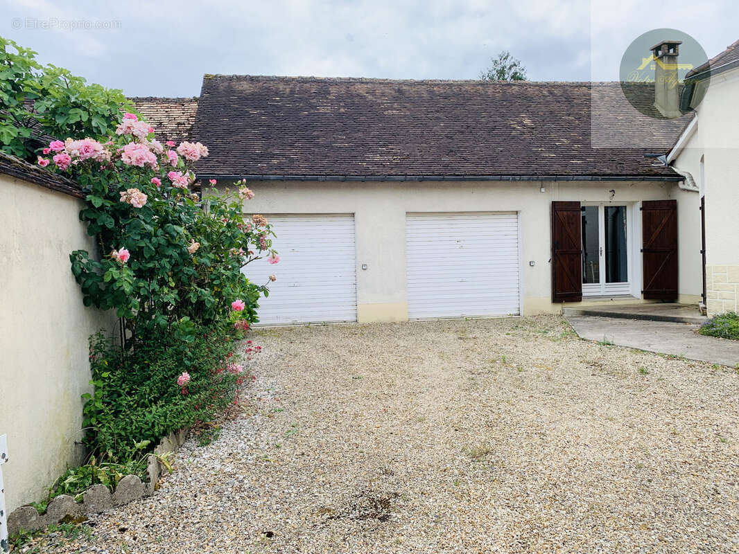 Maison à MONTACHER-VILLEGARDIN