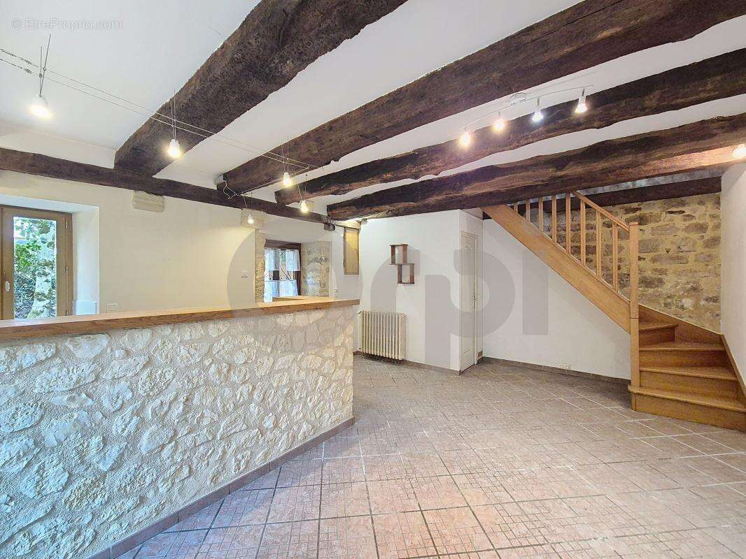 Maison à LE LARDIN-SAINT-LAZARE