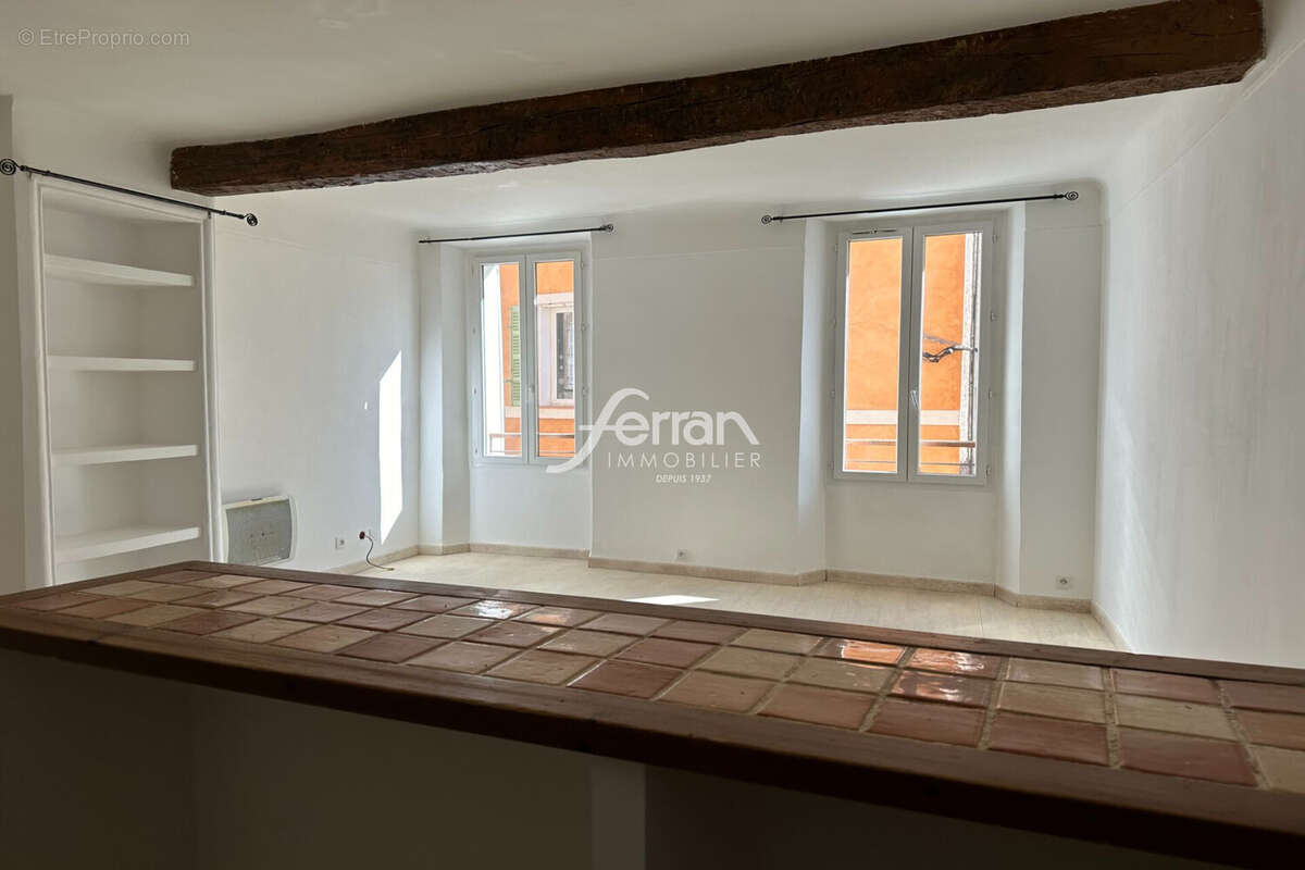 Appartement à SALERNES