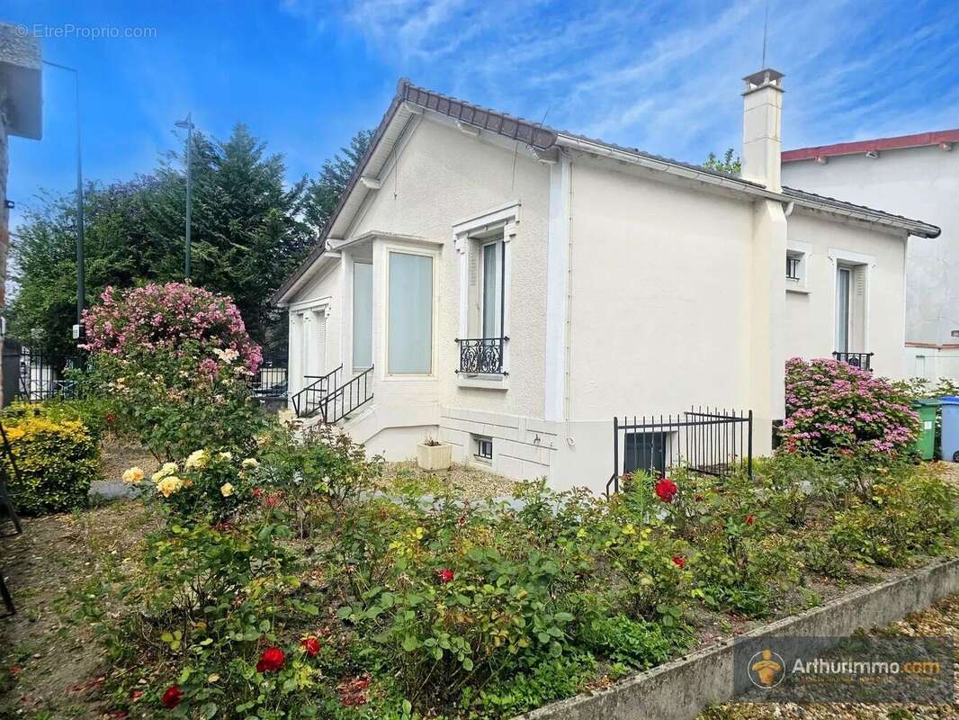 Maison à LES PAVILLONS-SOUS-BOIS
