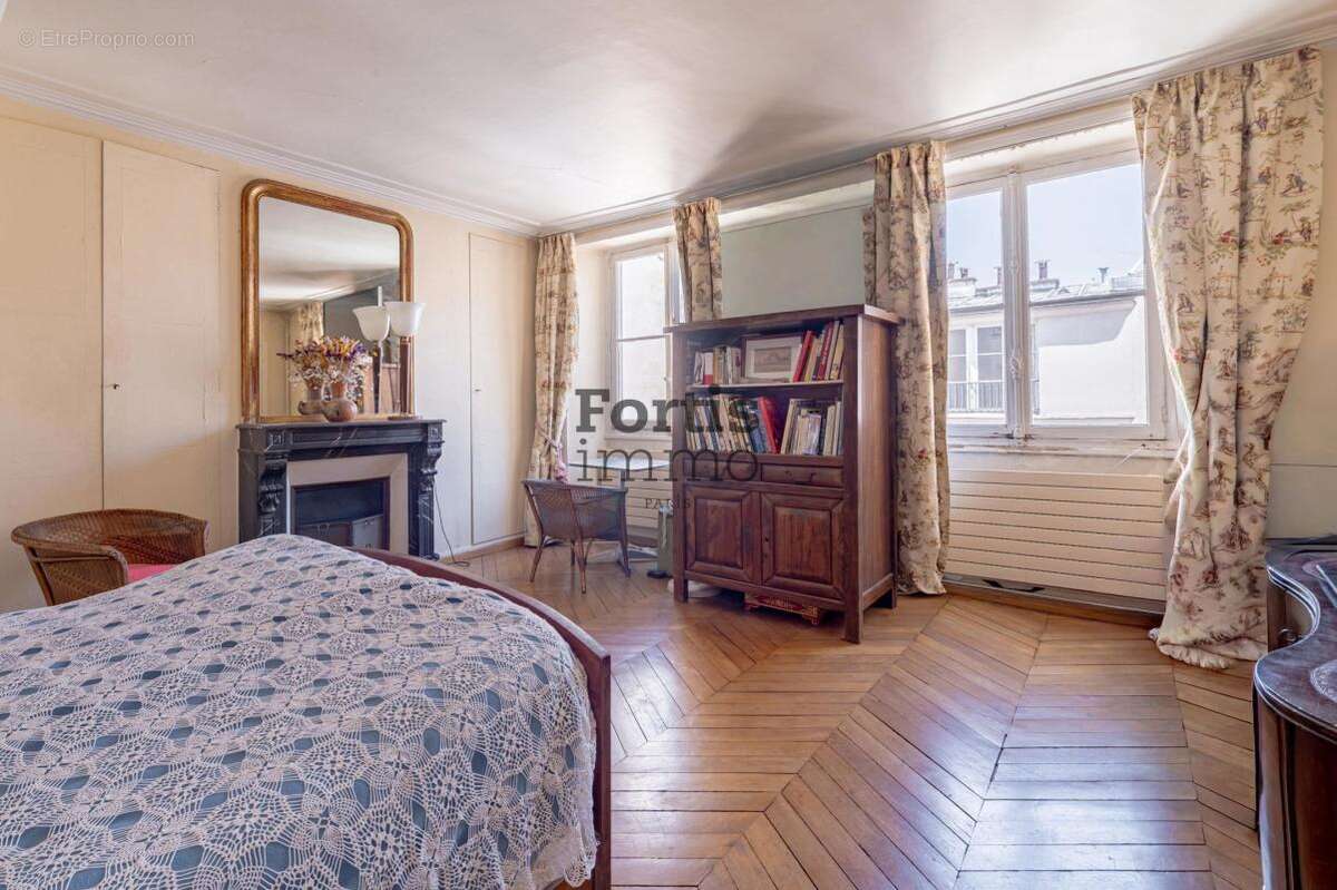 Appartement à PARIS-6E