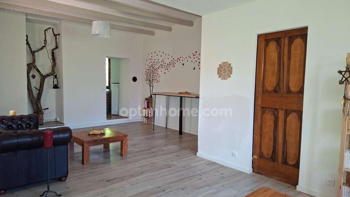 A Vendre Maison 237 m² double habitation possible et terrain arboré MEZEL (04) - photo 9