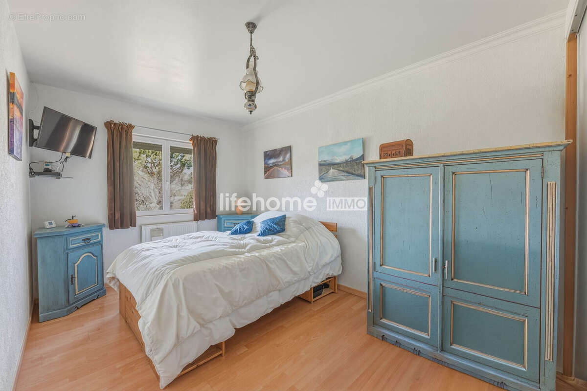Maison 200 m² à Amancy  - photo 9