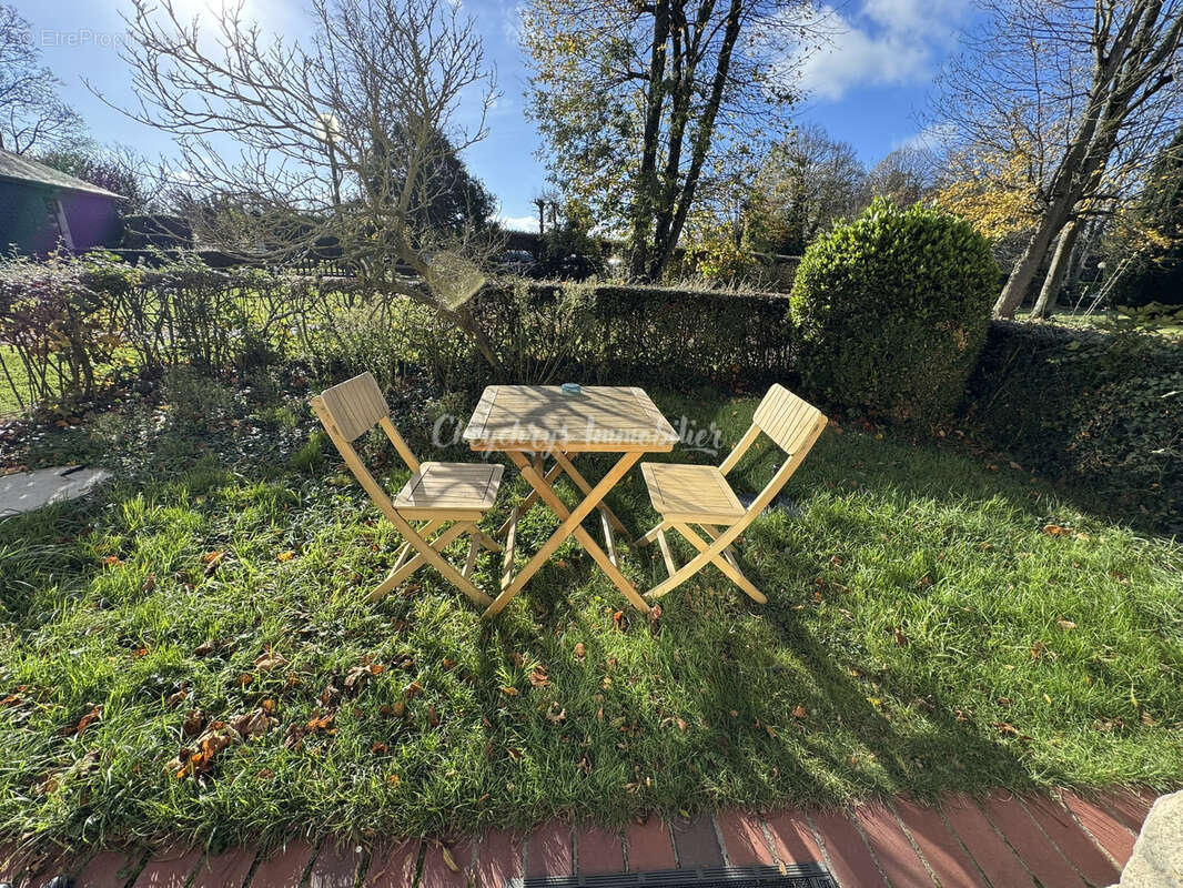 Studio avec Jardin exposé Sud avec emplacement de parking - photo 3