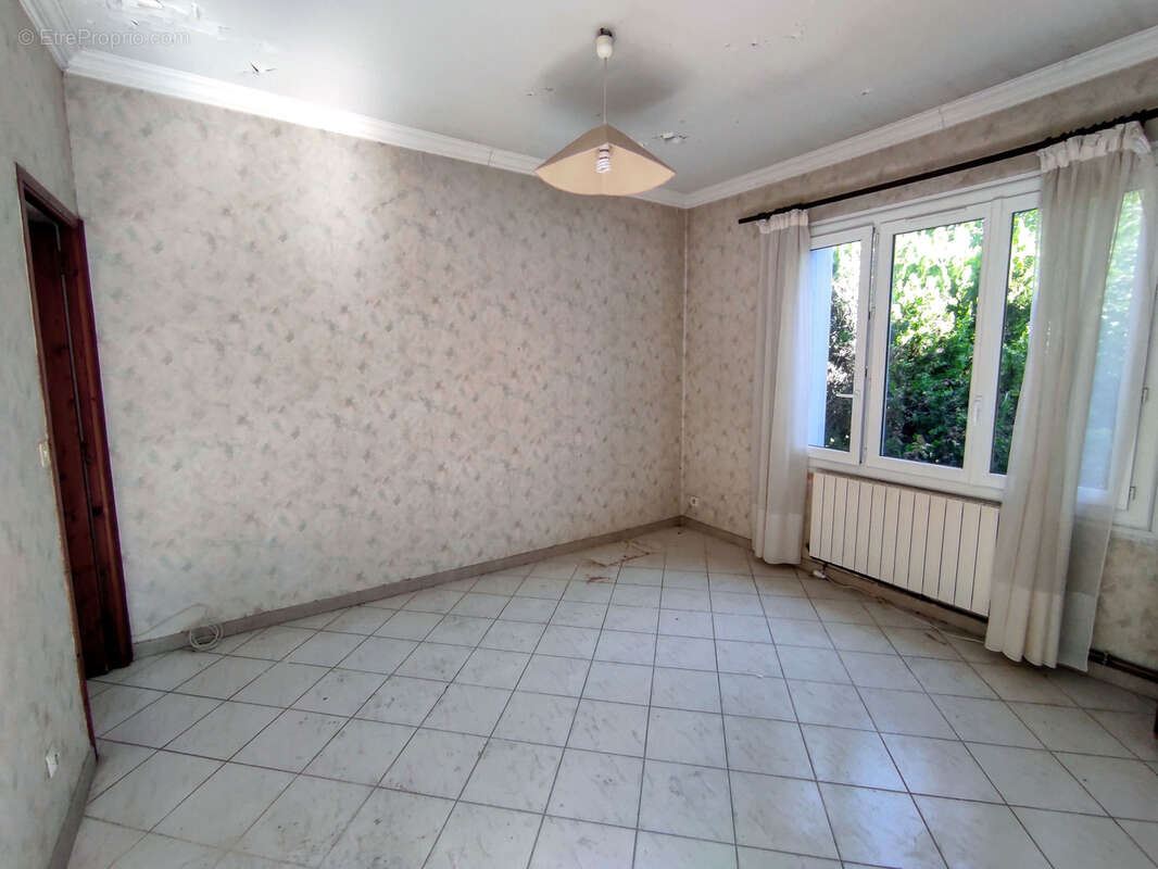 Maison à RIBAUTE-LES-TAVERNES