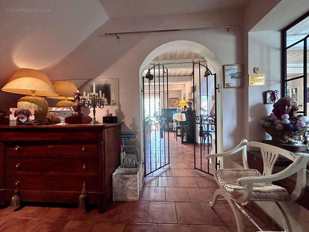 Maison à MONTBOUCHER-SUR-JABRON