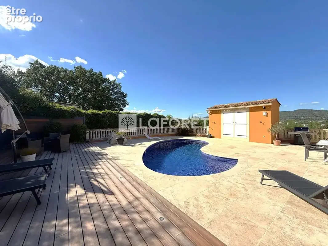 Villa d'architecte 5 pièces de 170 m2 avec piscine et vue dégagée - photo 12