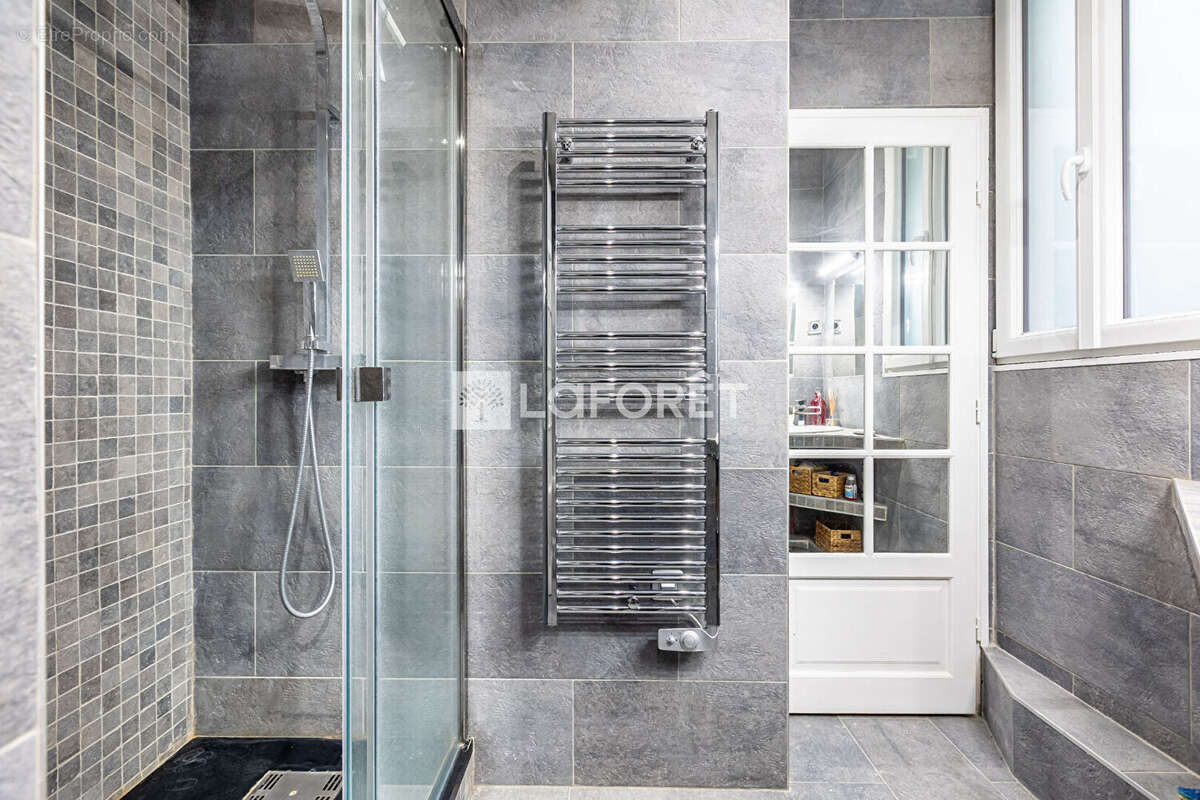 Appartement à PARIS-3E