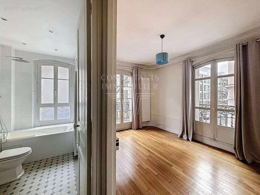 Appartement à NEUILLY-SUR-SEINE