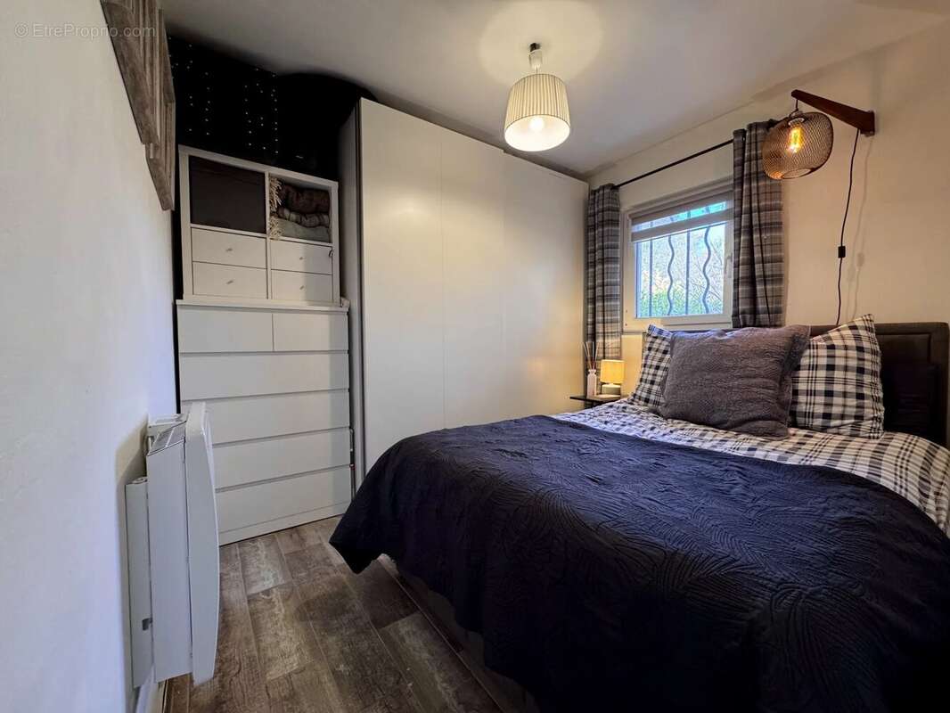 Maison à ENTRECASTEAUX