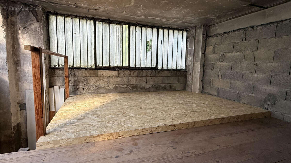 Garage avec espace stockage en mezzanine - photo 3