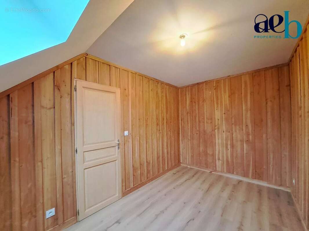 Appartement à COURTERANGES