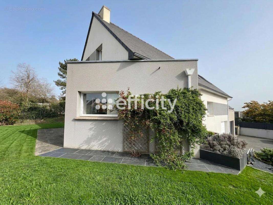 Maison à SAINT-THURIAL