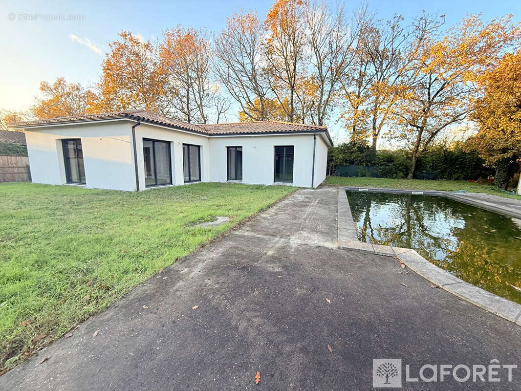 Maison à SAINT-JEAN-D&#039;ILLAC