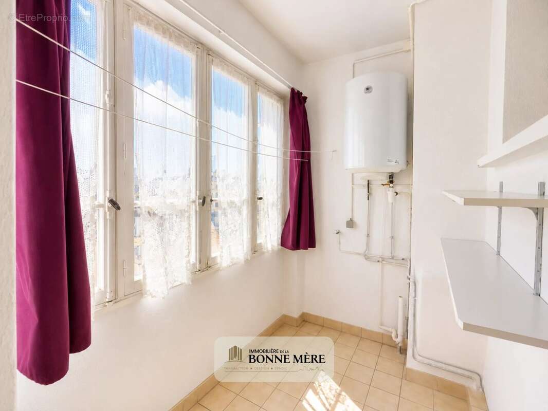 Appartement 49 m² à Marseille-2e  - photo 7