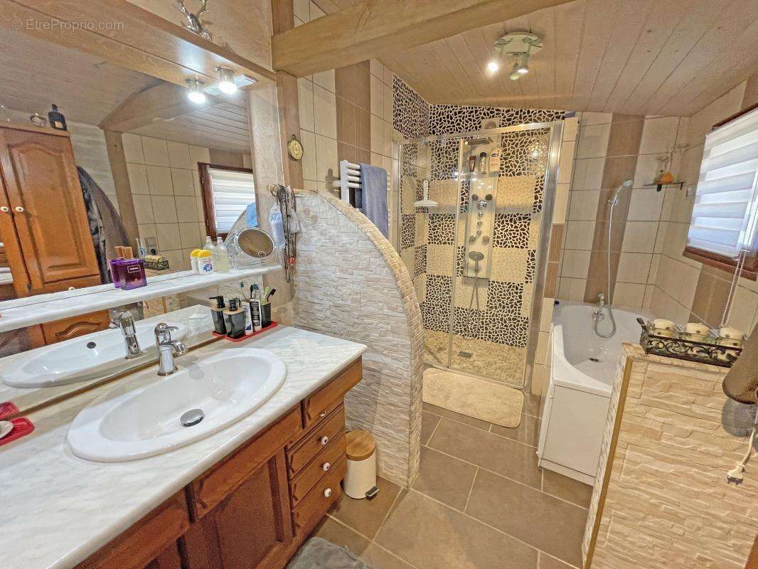 Maison à SAINT-GEYRAC