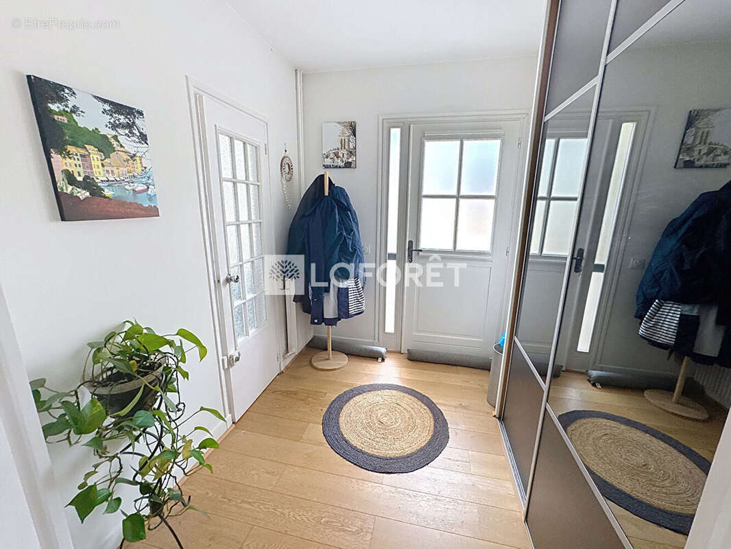 Appartement à SAINT-NOM-LA-BRETECHE