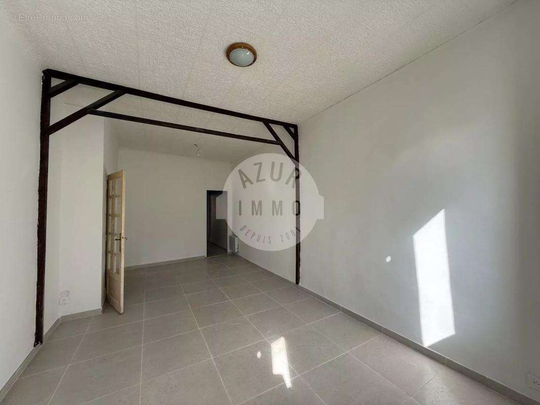 Appartement à ROQUEVAIRE