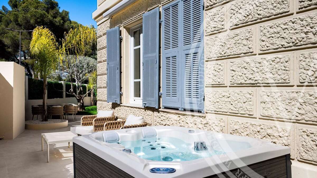 Maison à ROQUEBRUNE-CAP-MARTIN