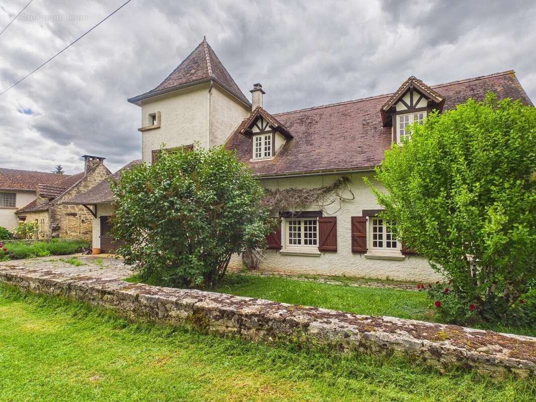 Maison à VIDAILLAC