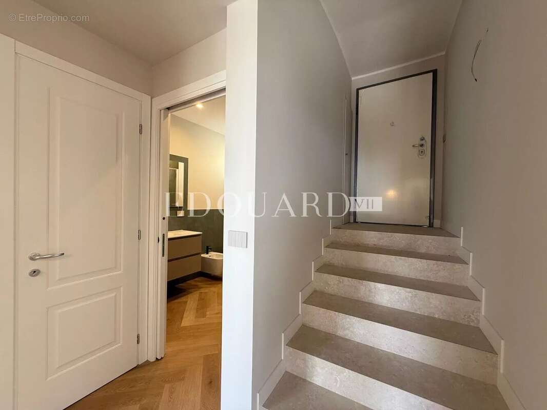 Appartement à ROQUEBRUNE-CAP-MARTIN