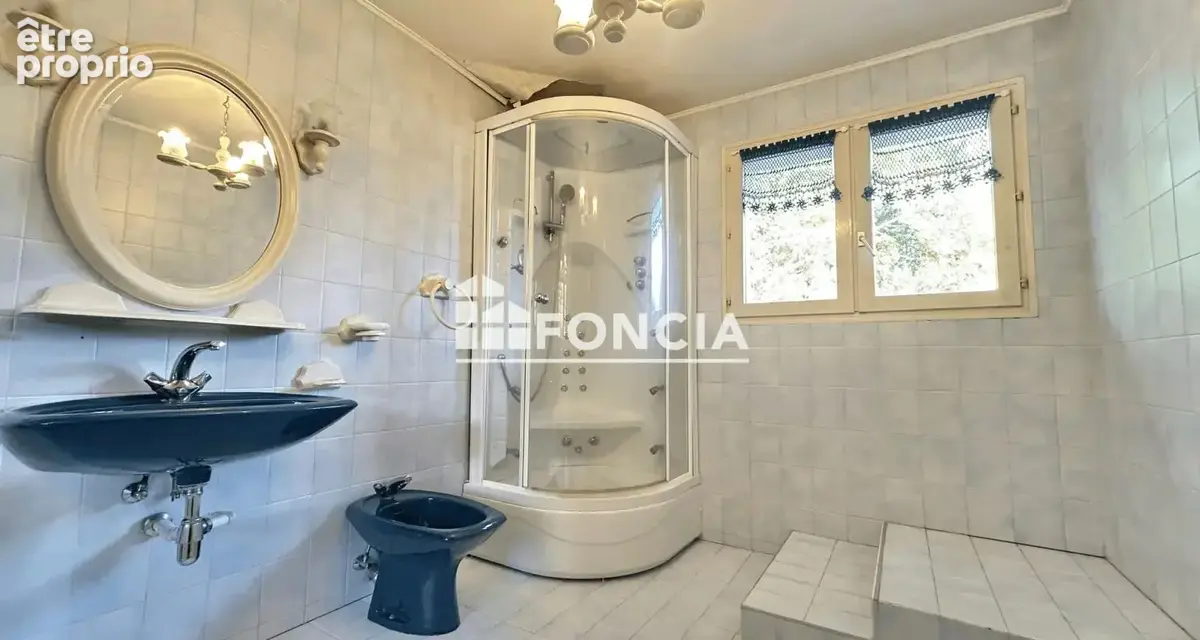 Villa spacieuse avec T2 indépendant, vue dégagée et vaste garage - photo 9