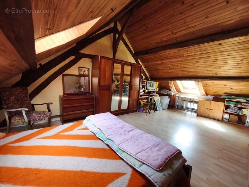 Maison à vendre 5 pièces LA CHAPELLE BALOUE (23) proche de A20 Limoges Paris - photo 5