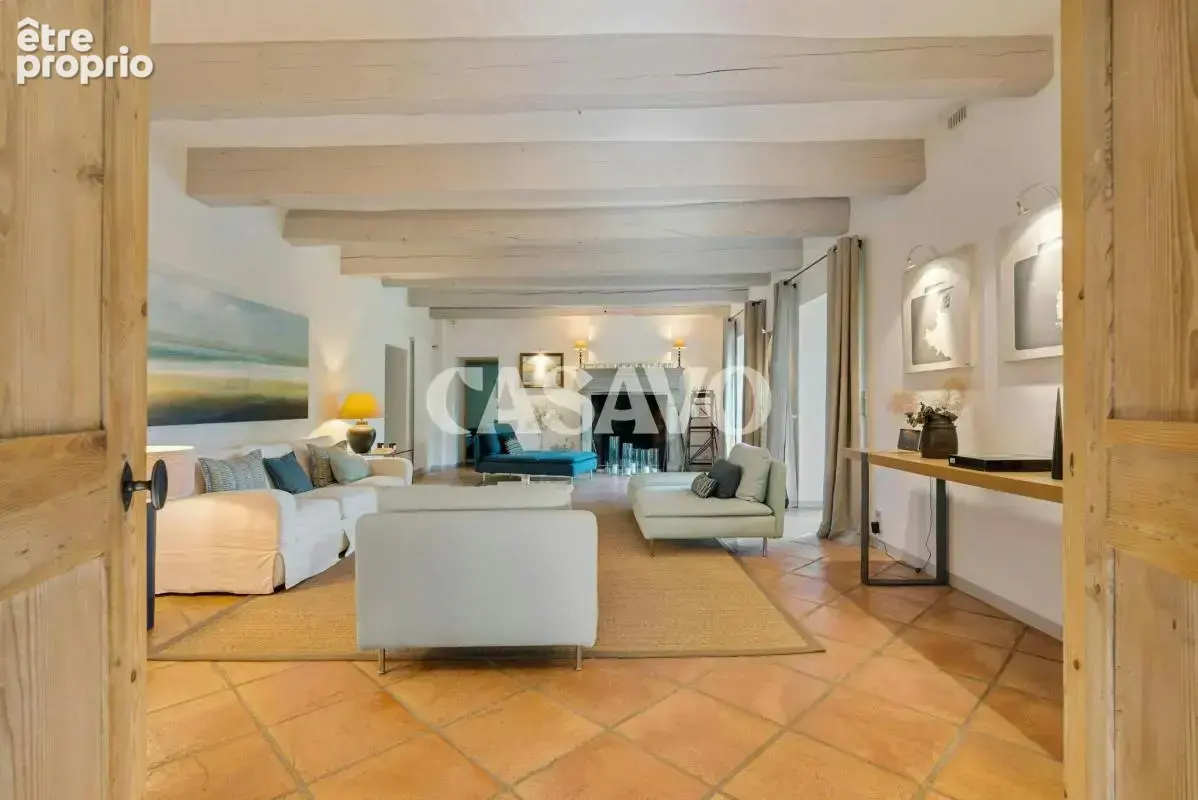 Vente Maison 10 pièces de 315m² - 13100 Saint-Marc-Jaumegarde - photo 6