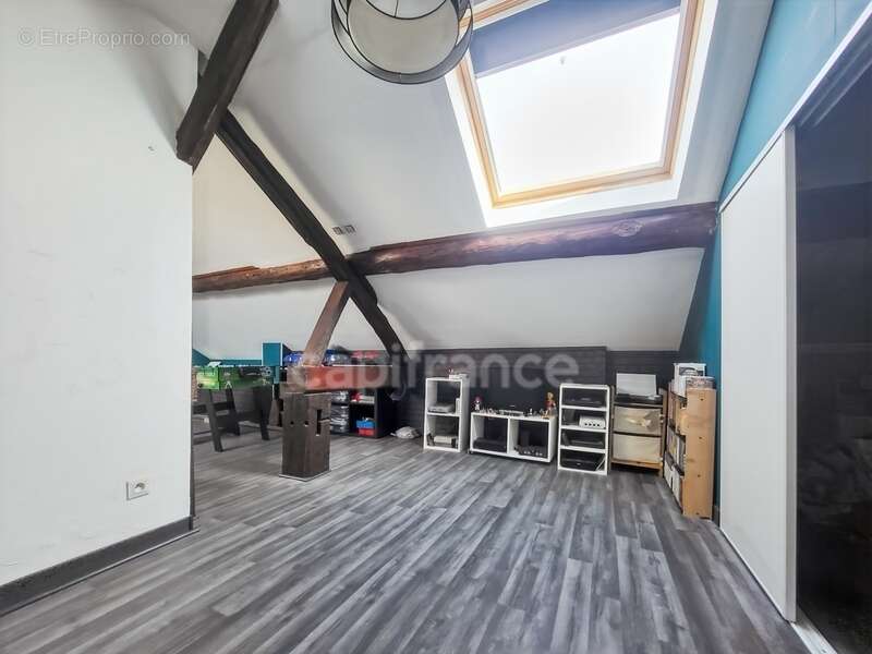 CHAMPDÔTRE, maison familiale d'une surface de 255 m² au sol avec 7 chambres et piscine - photo 9