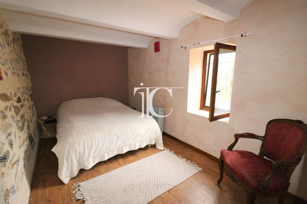 Maison à MOLIERES-SUR-CEZE