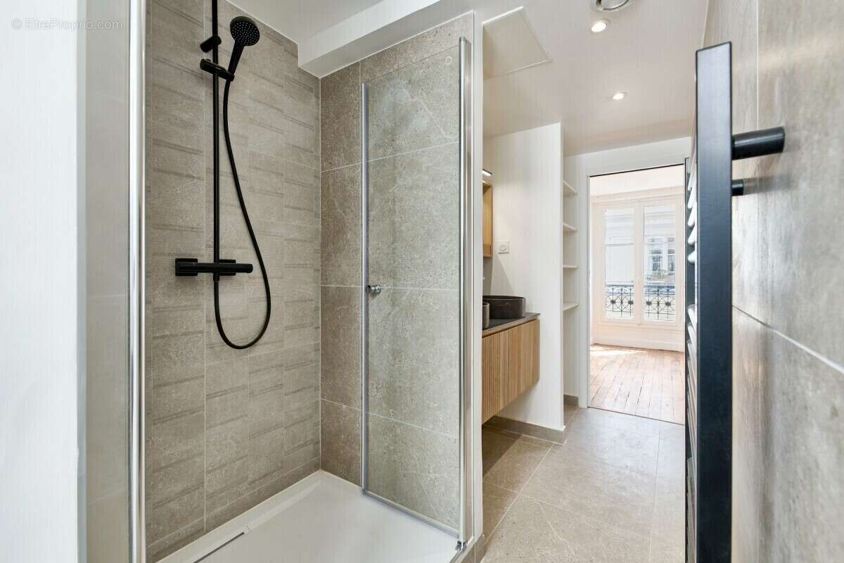 Appartement à PARIS-2E