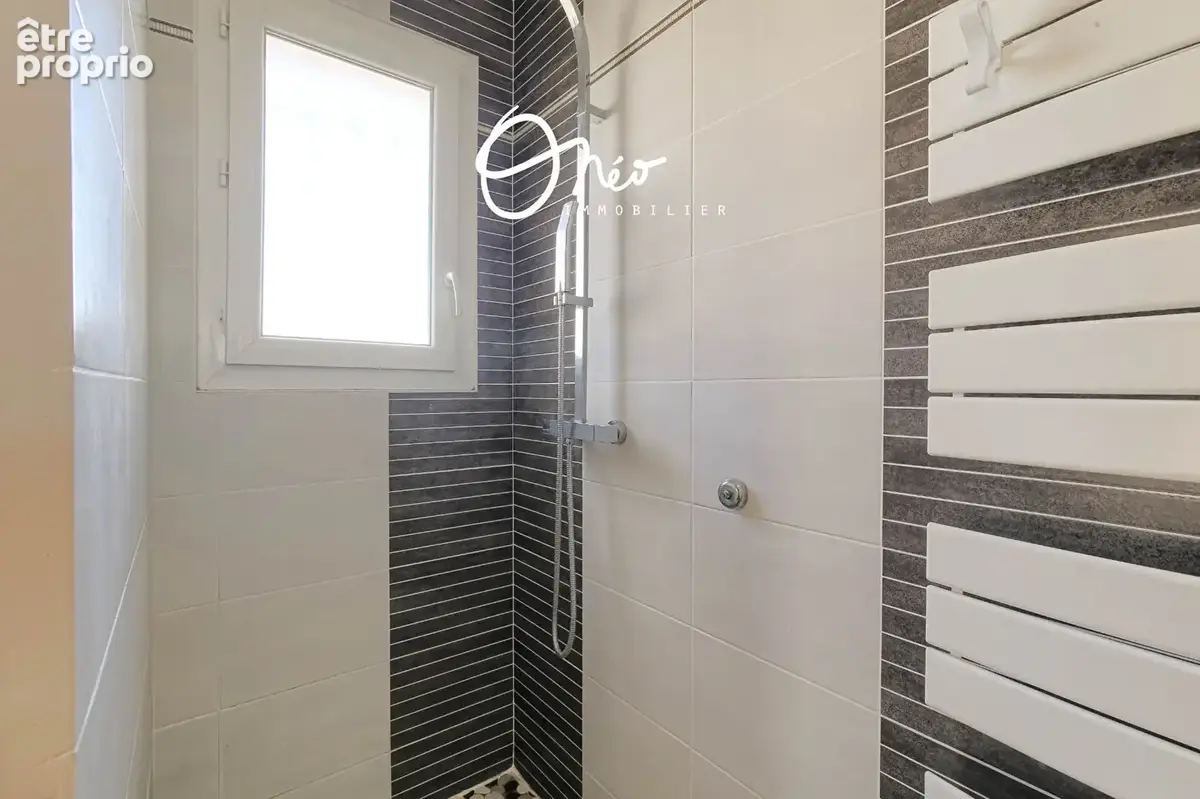 Maison 5 pièces de 110 m2 avec garage double - Piscine - photo 13