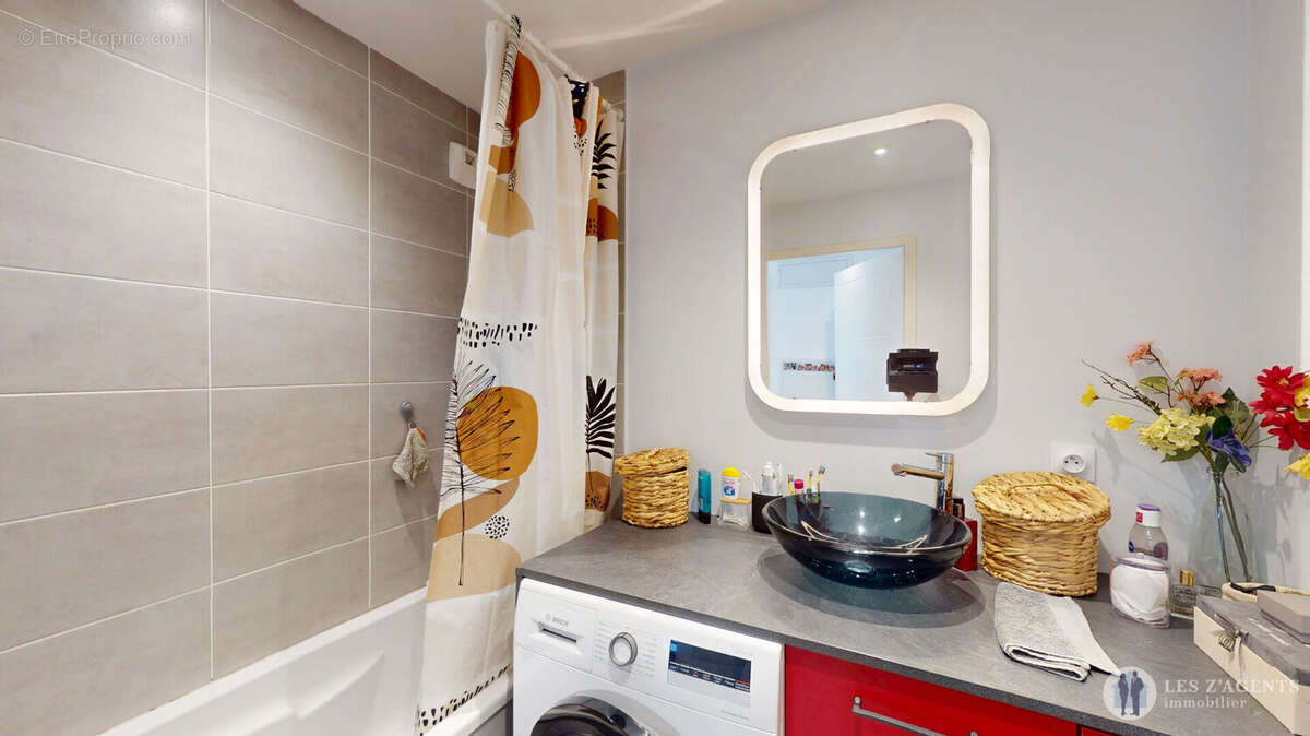 Appartement à SAINT-MARTIN-D'HERES