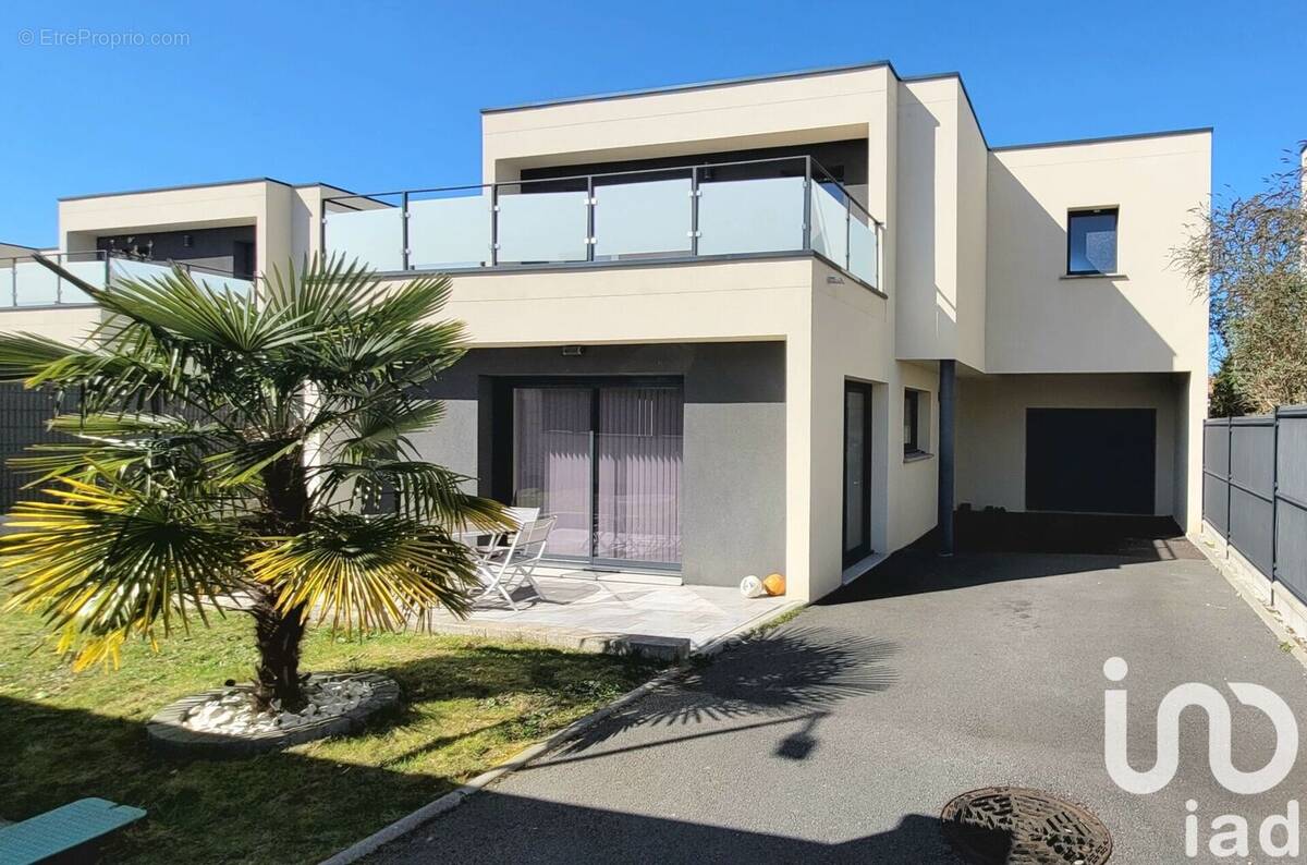 Photo 1 - Maison à OISSEL