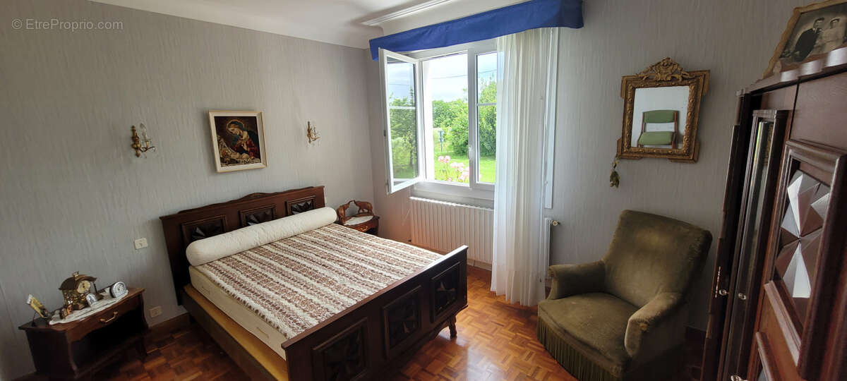 Maison à SAUVAGNON